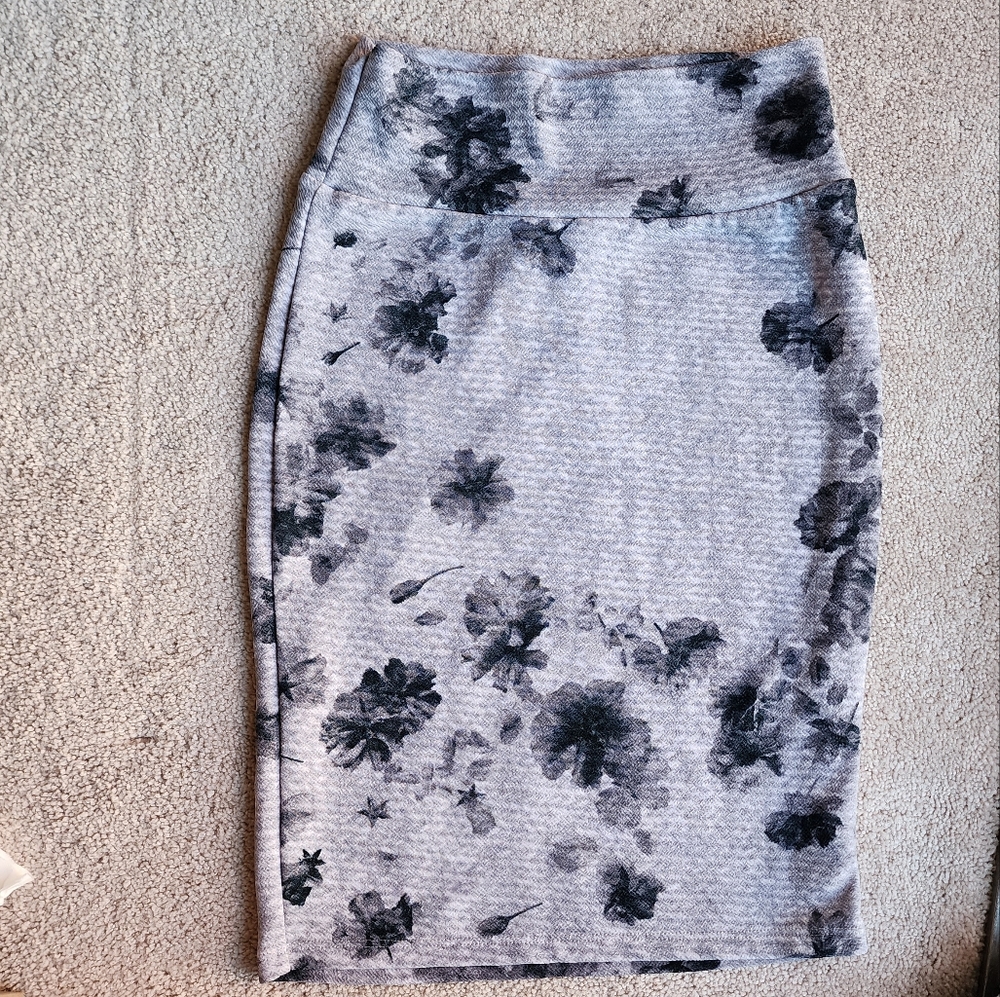 Lularoe xs Grey and white
